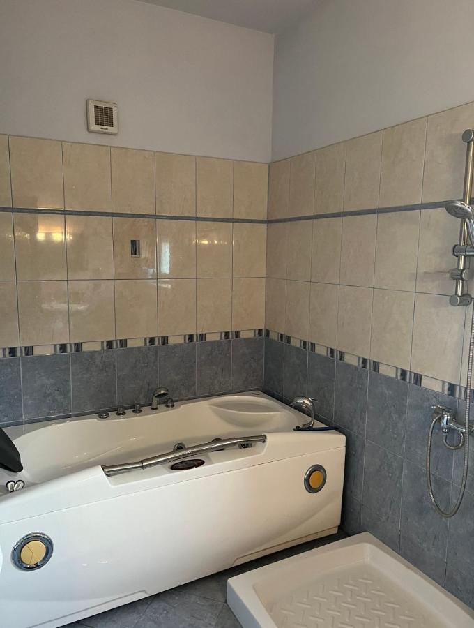 Guest House Pulake بيرات المظهر الخارجي الصورة