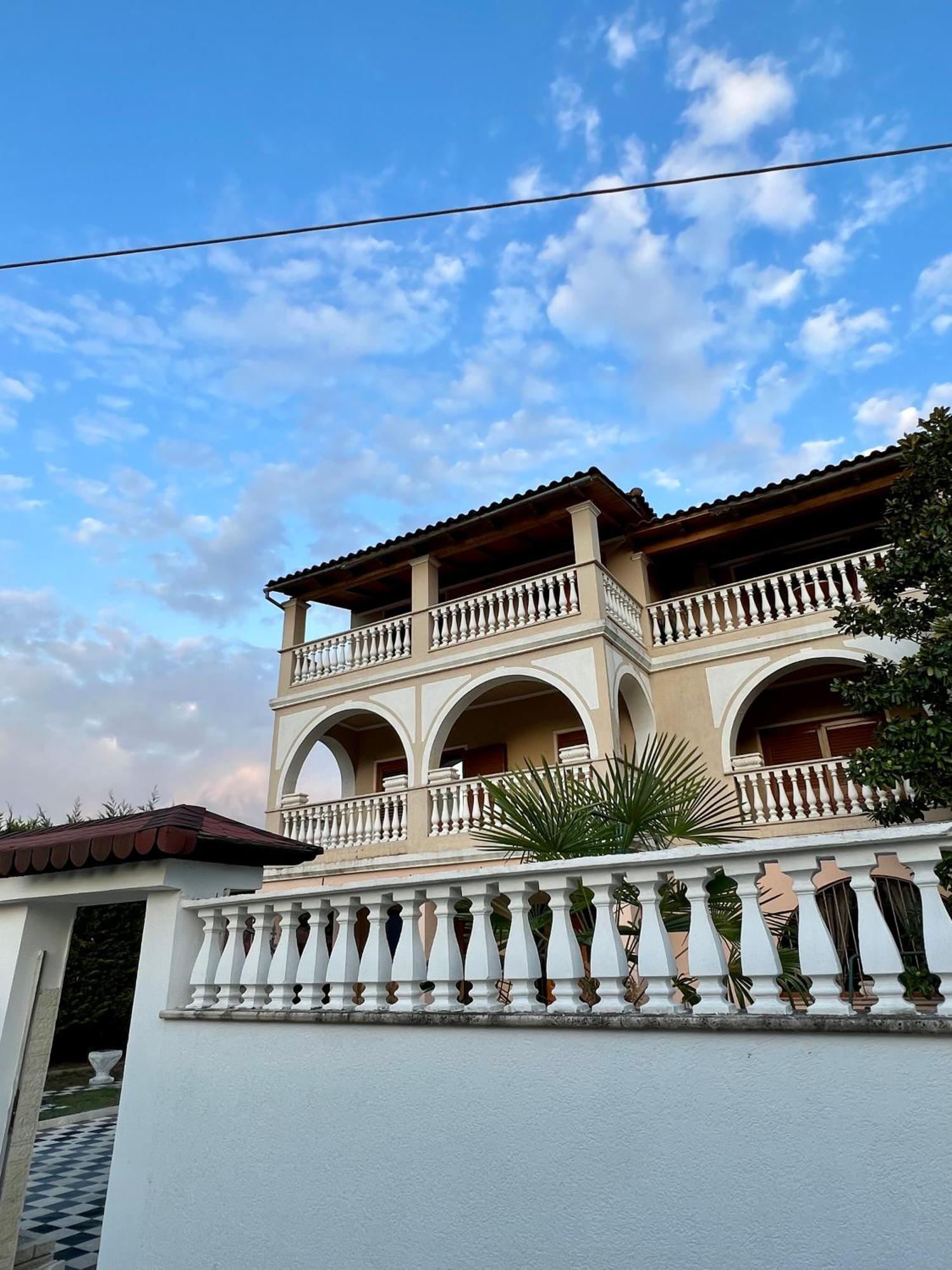 Guest House Pulake بيرات المظهر الخارجي الصورة