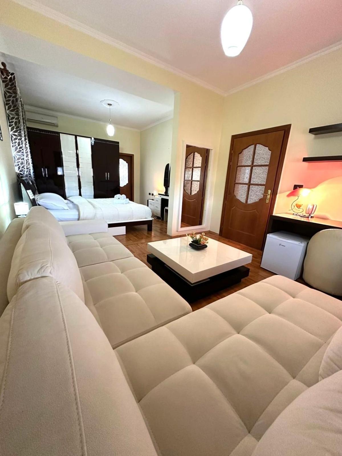 Guest House Pulake بيرات المظهر الخارجي الصورة
