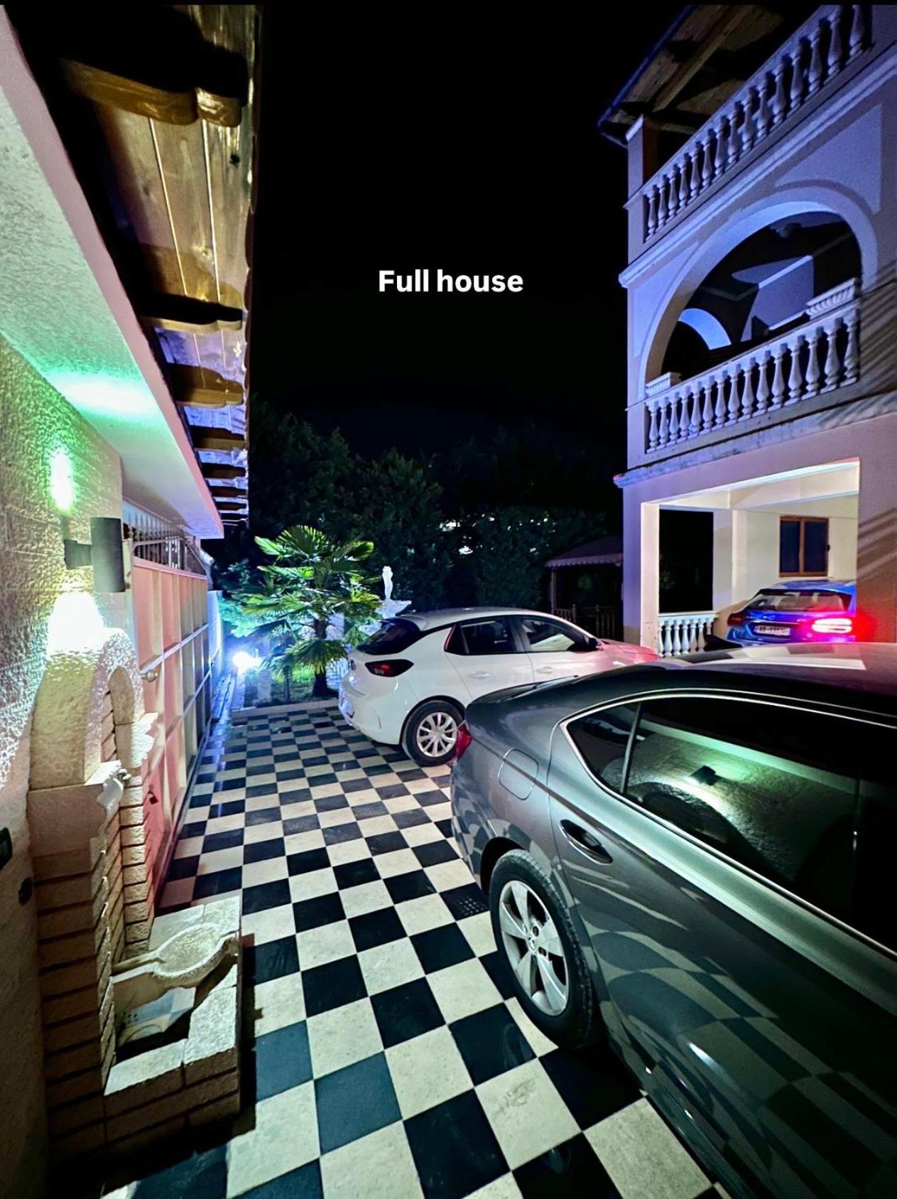 Guest House Pulake بيرات المظهر الخارجي الصورة